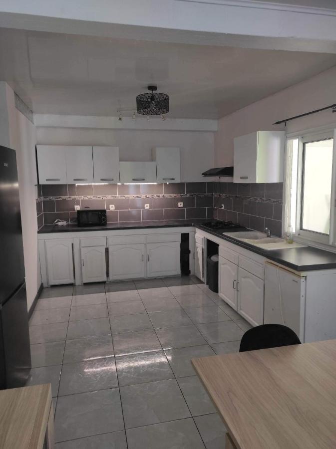 Location Saisonniere Les Bibassiers Apartman Le Tampon Kültér fotó