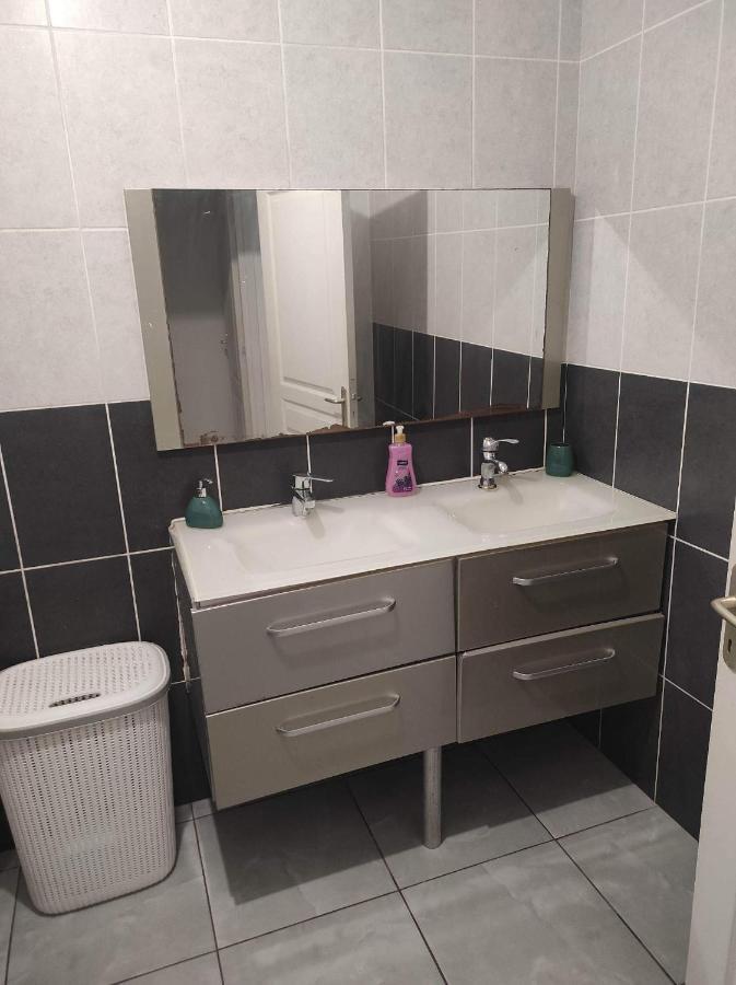 Location Saisonniere Les Bibassiers Apartman Le Tampon Kültér fotó